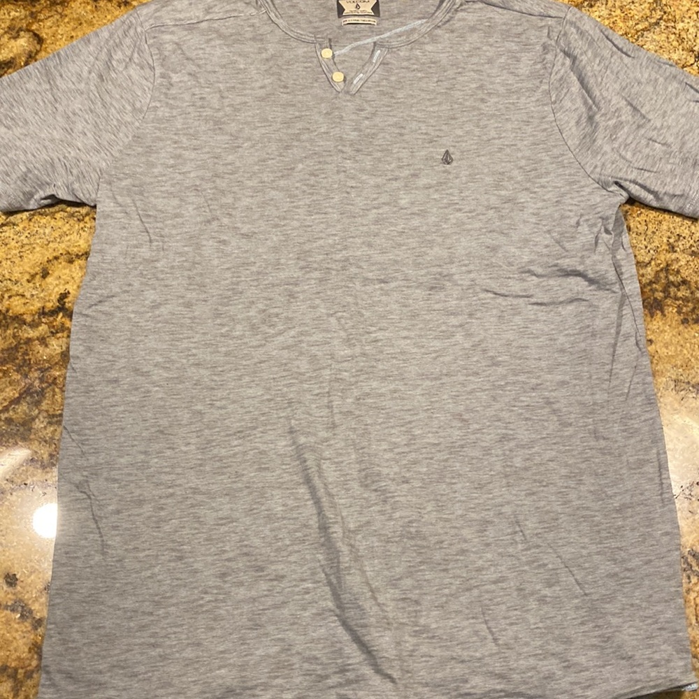 Volcom t-shirt - Picture 2 of 4